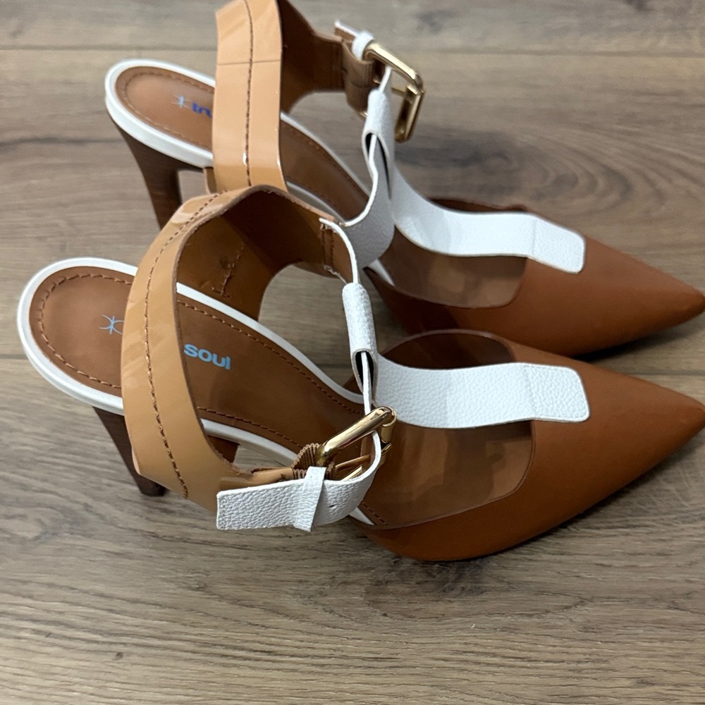 Chic Tan and White Women's Heels - Picture 3 of 9